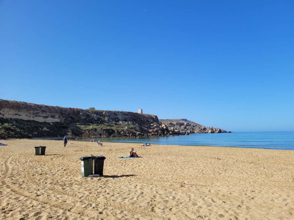 Picture of a sandy beach by the ocean