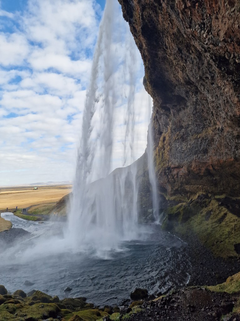 Skógafoss from side
