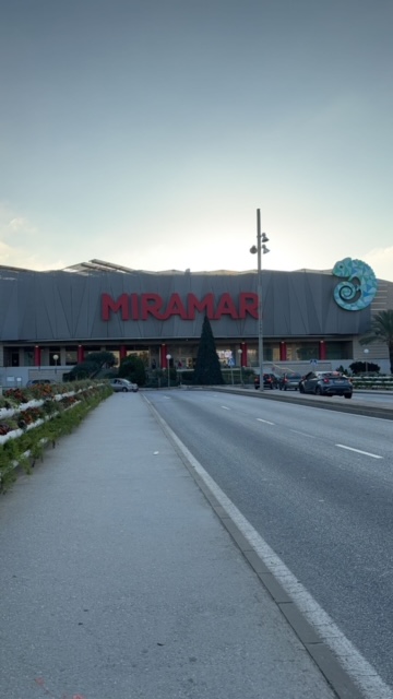 Kuva Miramarin kauppakeskuksesta