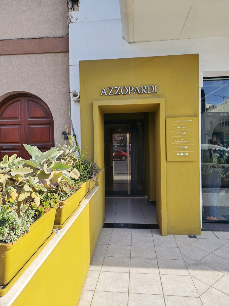 Azzopardi Studion sisäänkäynti Maltalla