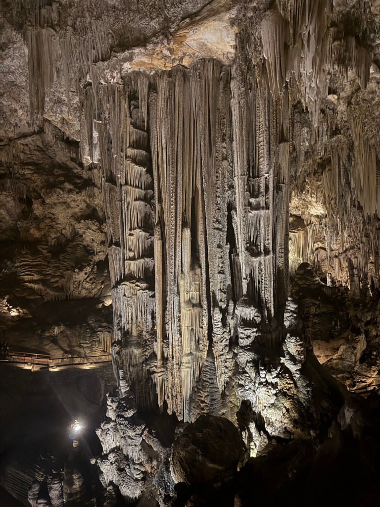 Maailman isoin tippukivi

kuva on itse otettu