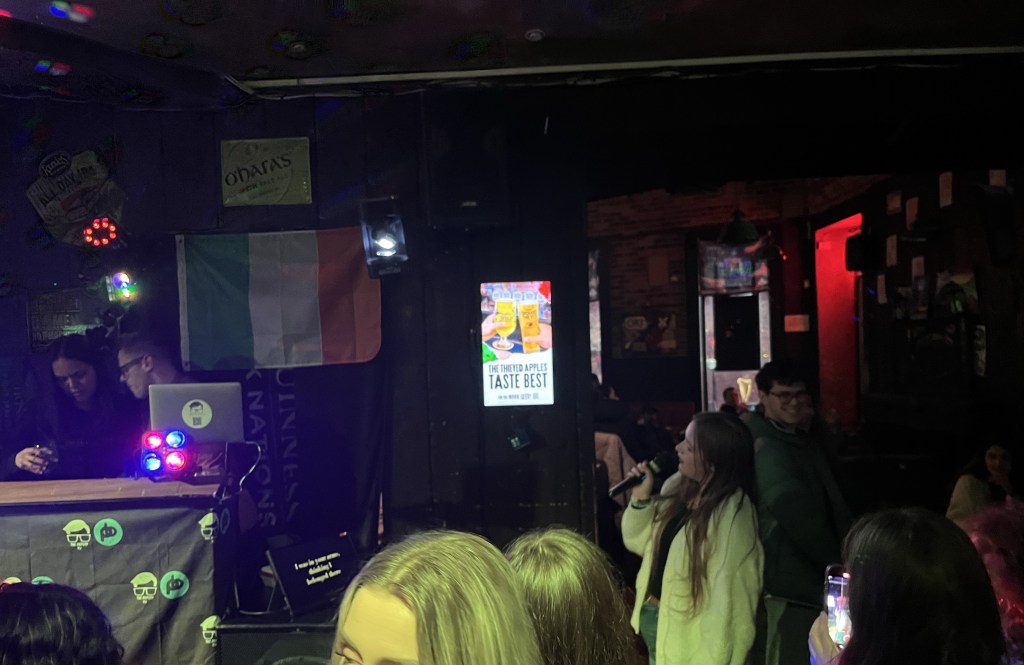 Pillar Bar- Karaoke Night