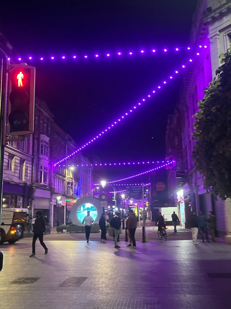 Dublinin Portaali katu yöllä
